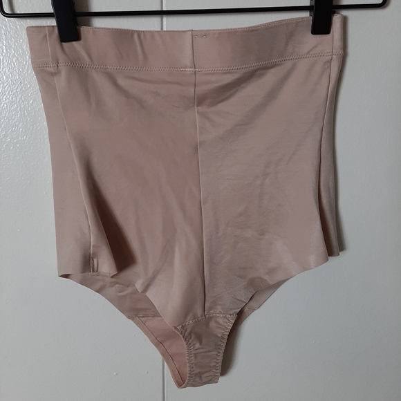 Spanx suit your fancy high waisted thong - Picture 6 of 8